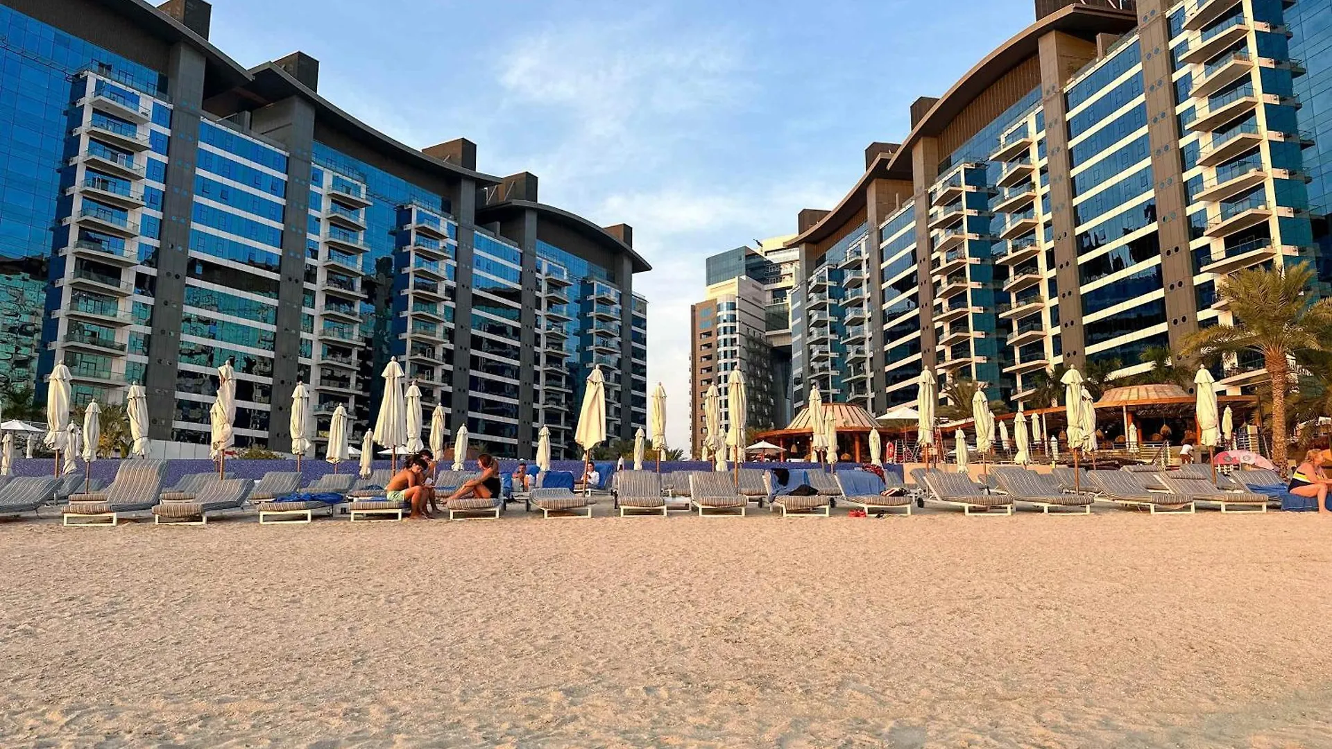Sunset View Apartment In Oceana Ντουμπάι